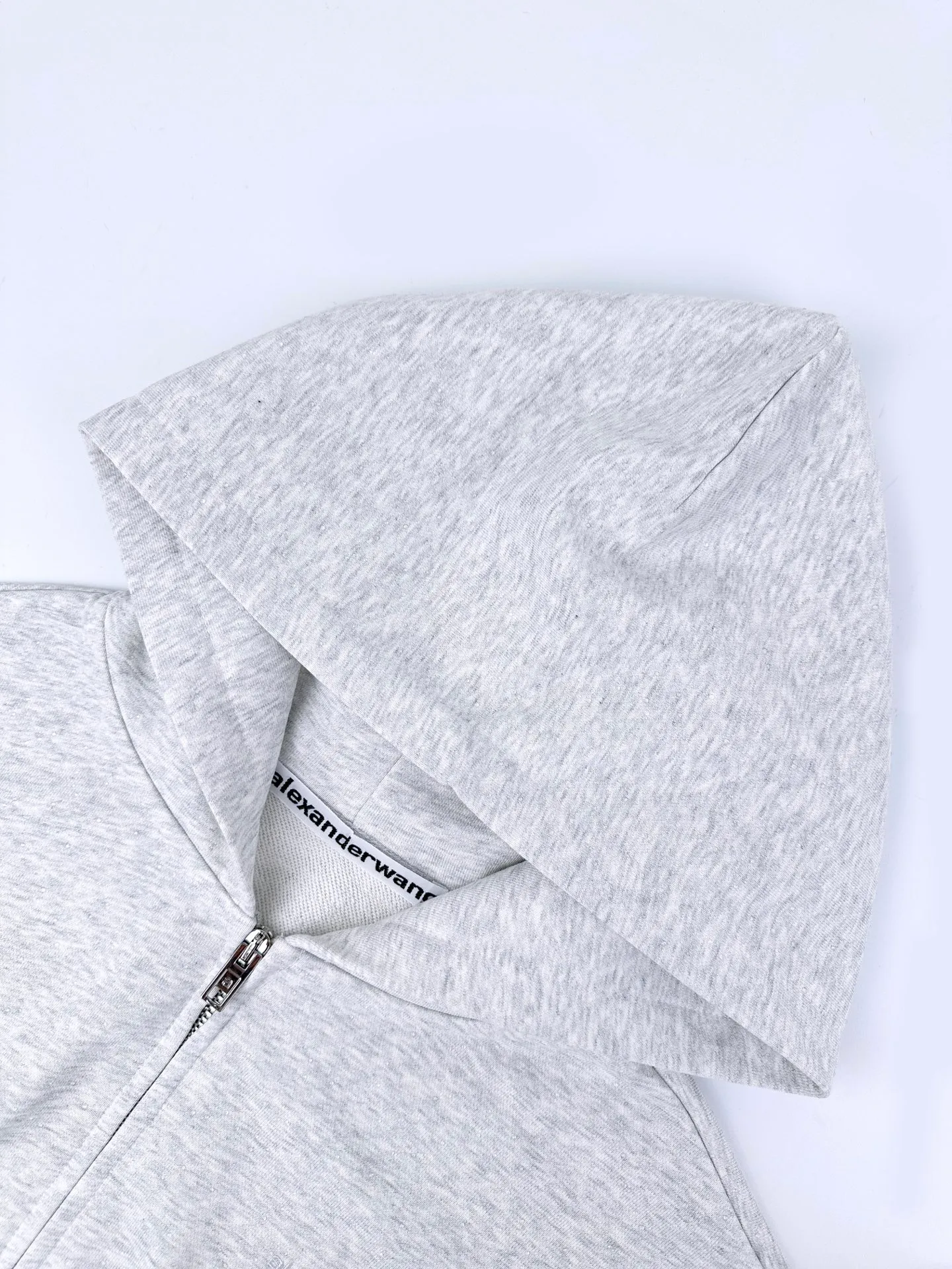 AP Alexander Wang ， ， 。 ， ， ， 。 ， ， ， ， 。 ， ， ； ， ， ， 。 ， 。 1. ， Alexander Wang ， 、 。 2 ， ， 。 3. ， ， Retro 。 ： 1:1 AW 1:1 AW ： Size： S M L ： DD 171